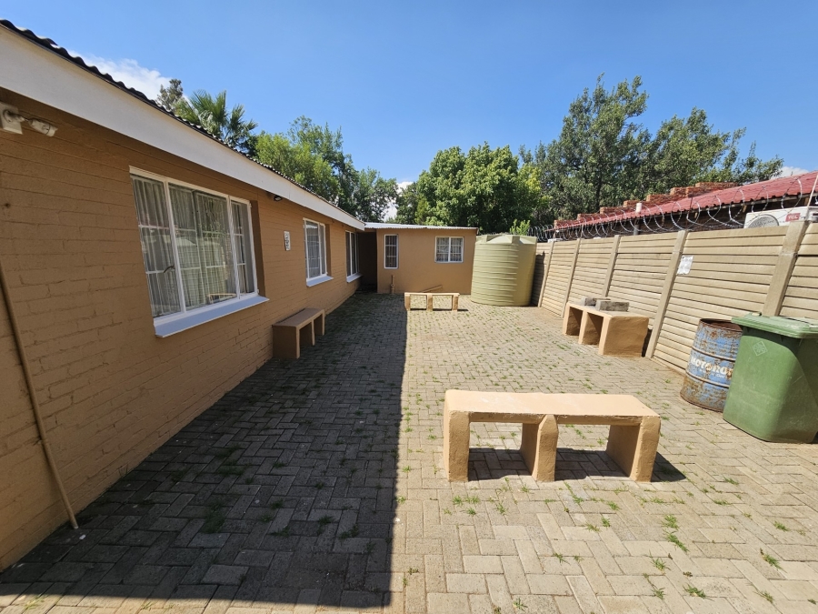 6 Bedroom Property for Sale in Brandwag Free State